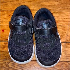 Nike toddler sneakers